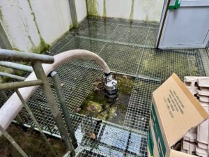 Read more about the article Einsatz: H1 – Wasserrohrbruch, Keller von Grundschule unter Wasser