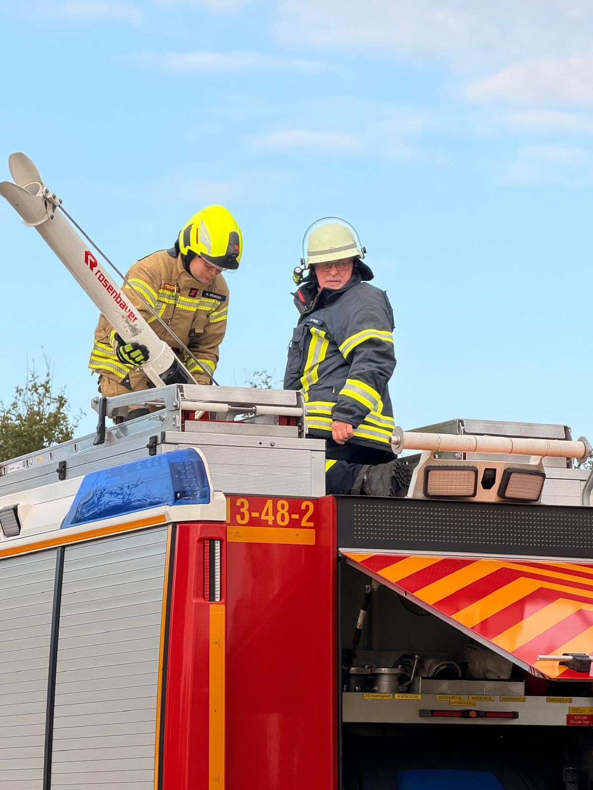 Read more about the article Ein ganz besonderer Übungsdienst – Verabschiedung nach einem halben Jahrhundert Feuerwehr